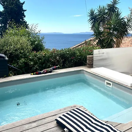 Holiday home Petite Maison Independante, Vue Mer, Terrasse, Piscine Chauffee Le Lavandou