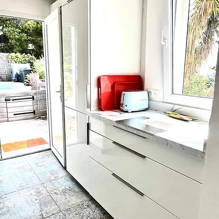 Petite Maison Independante, Vue Mer, Terrasse, Piscine Chauffee