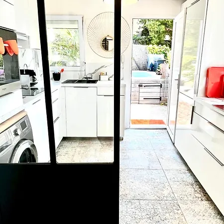 Casa vacanze Petite Maison Independante, Vue Mer, Terrasse, Piscine Chauffee