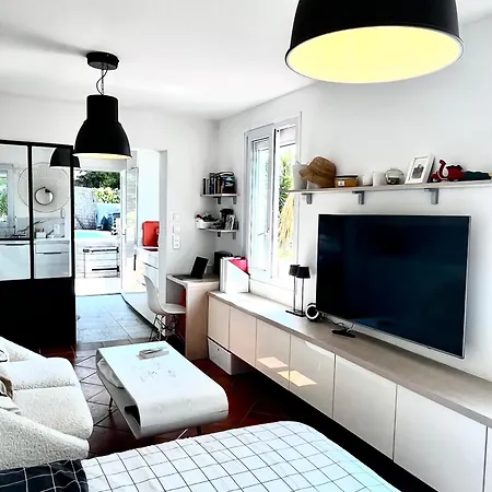 度假居 Petite Maison Independante, Vue Mer, Terrasse, Piscine Chauffee 勒拉旺杜