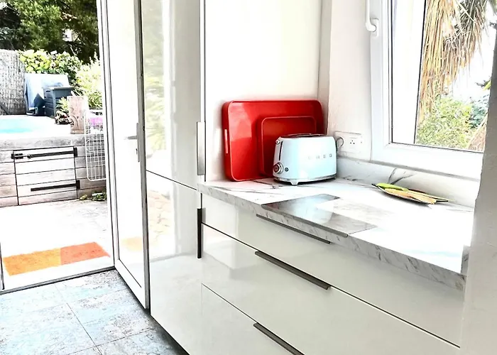 Petite Maison Independante, Vue Mer, Terrasse, Piscine Chauffee