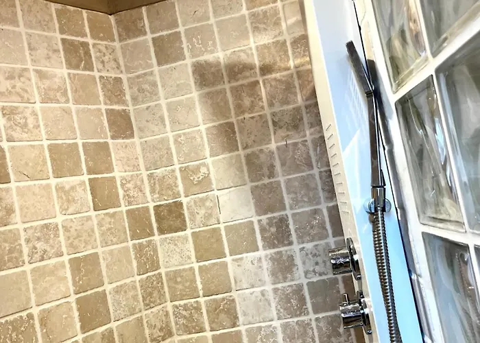 Petite Maison Independante, Vue Mer, Terrasse, Piscine Chauffee * Le Lavandou